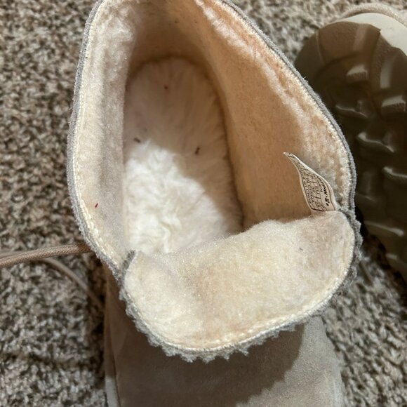 shoes - Picture 2 of 4